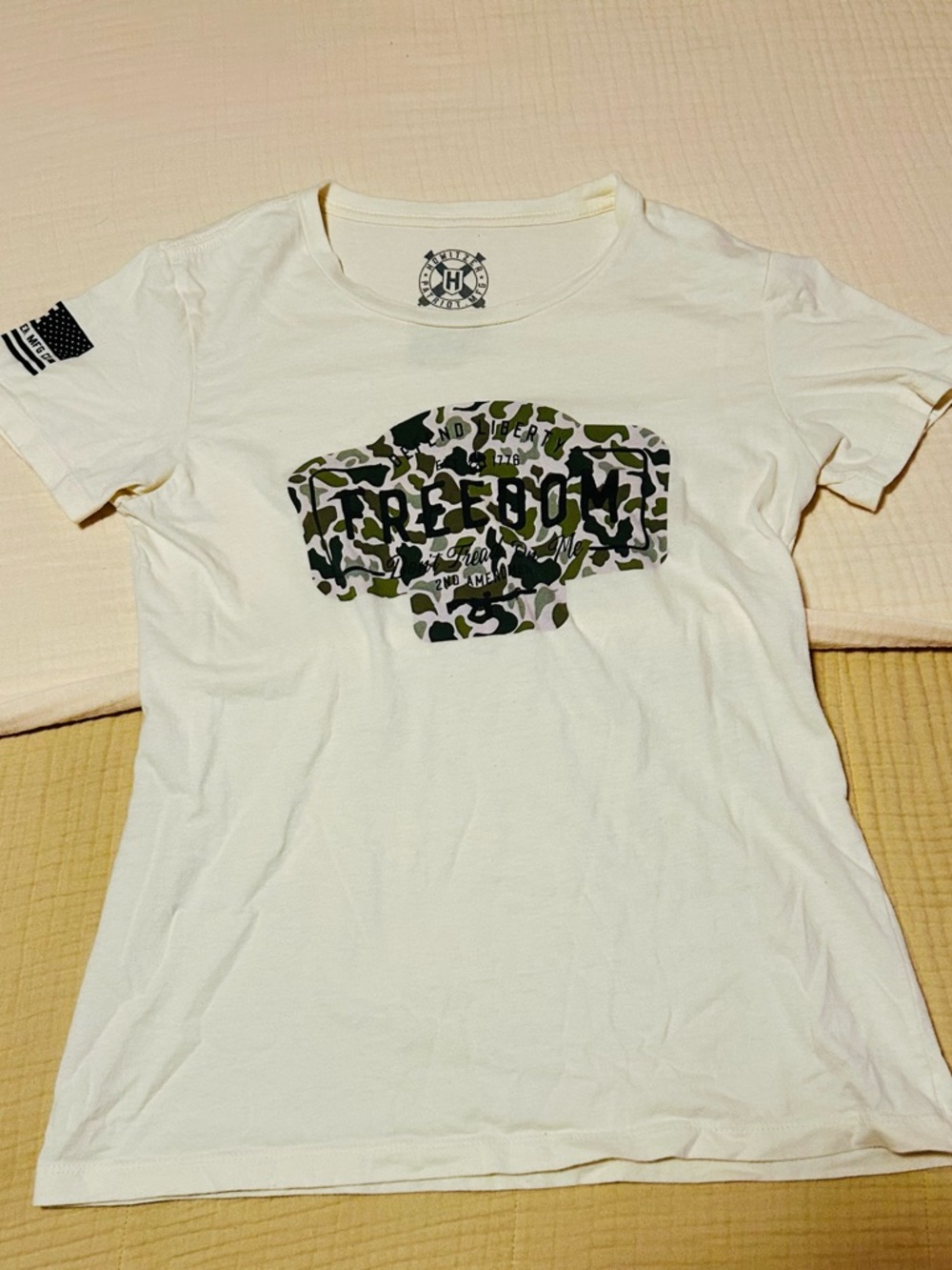 Howitzer Freedom Graphic Tee - Cream with Camo Print